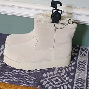 Cozy Cream Winter Boots for Women